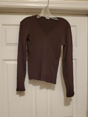 Old Navy Women's V-Neck Long Sleeve Ribbed Top in Brown